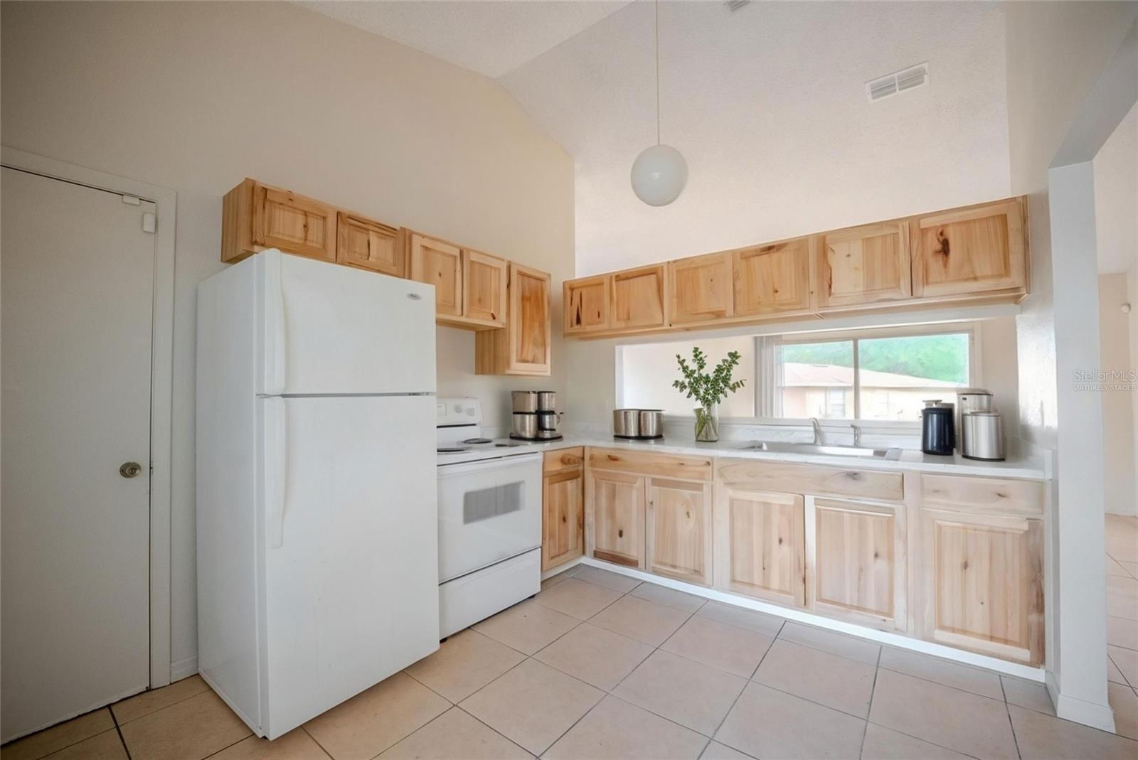 SILVER SPRINGS SHORES - Residential