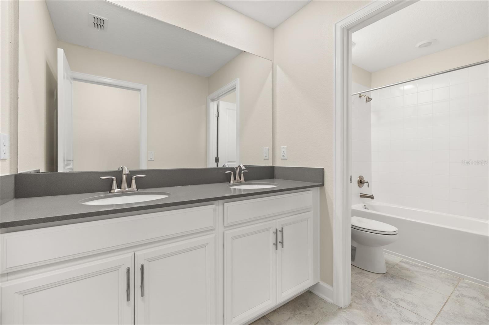 HANOVER LAKES PH 1 - Residential
