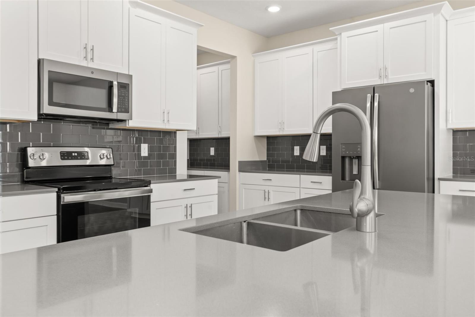 HANOVER LAKES PH 1 - Residential