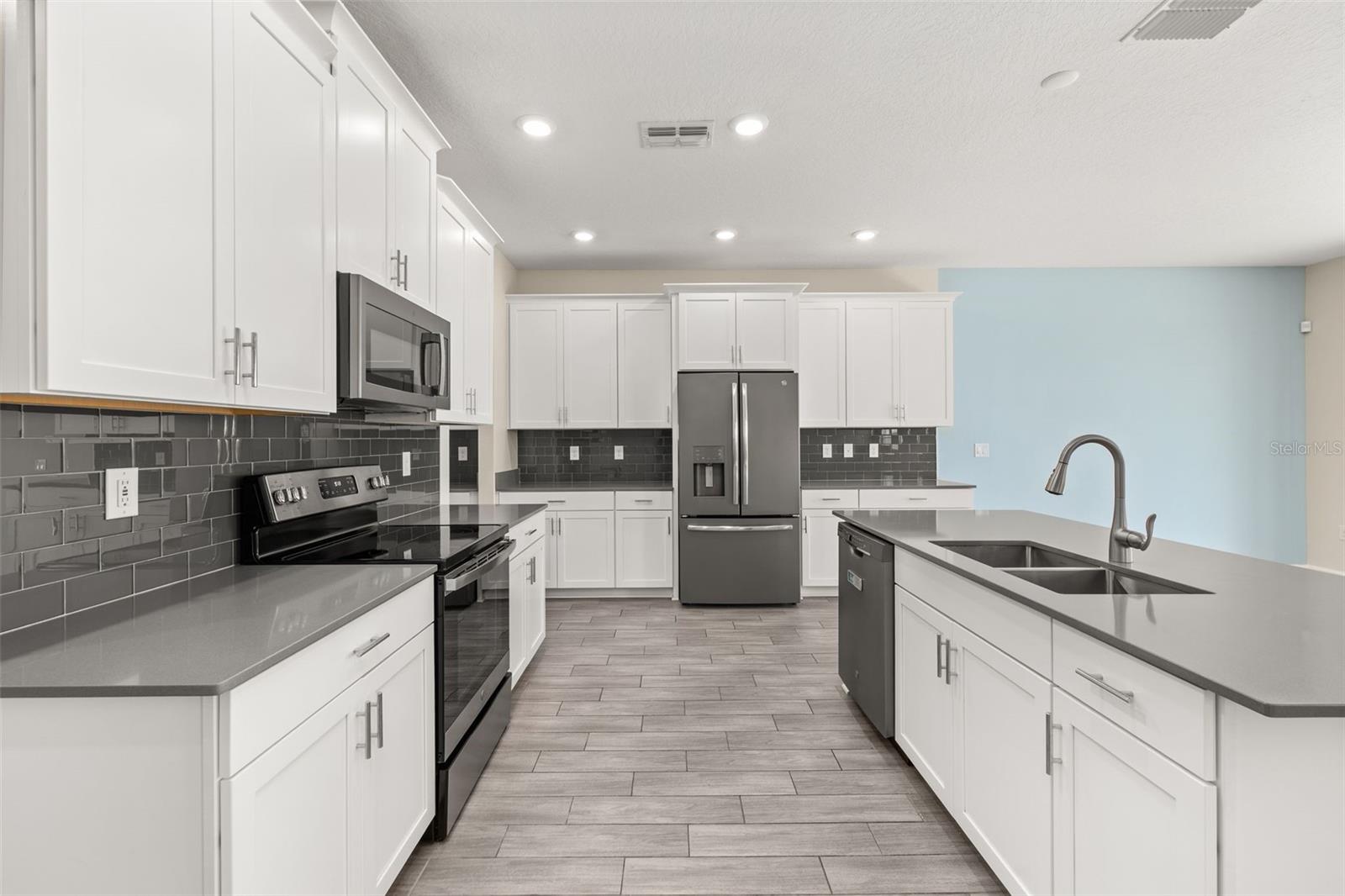 HANOVER LAKES PH 1 - Residential