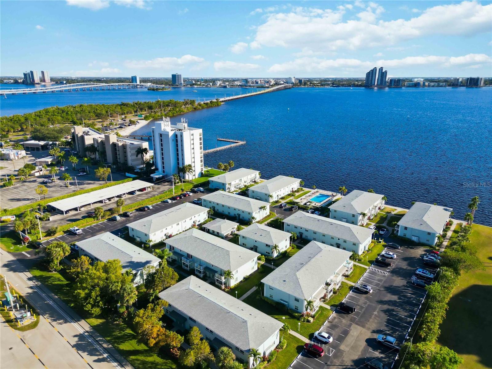 PALMS/WATERS EDGE - Residential