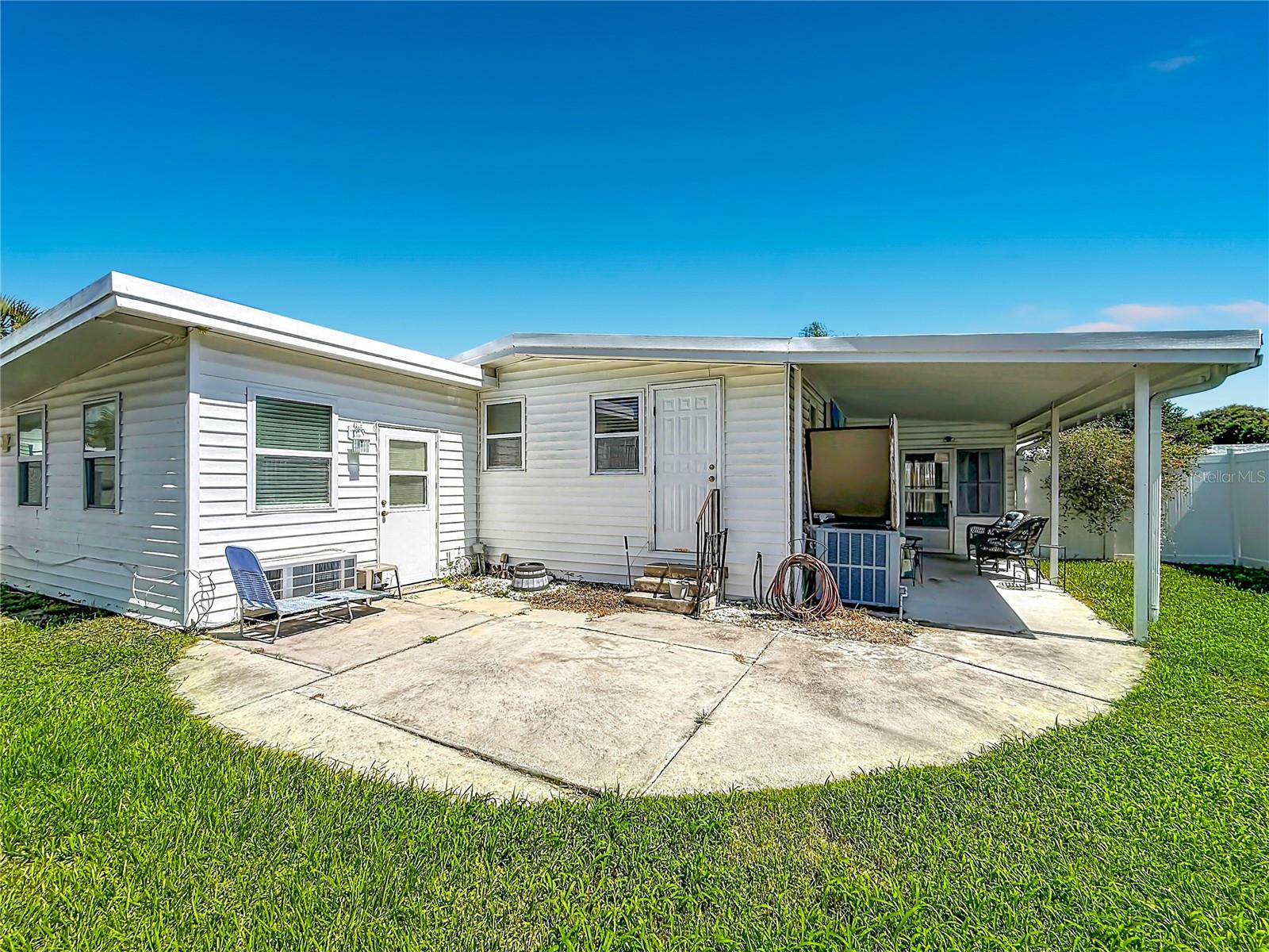 TAVARES LAKE FRANCES ESTATES - Residential