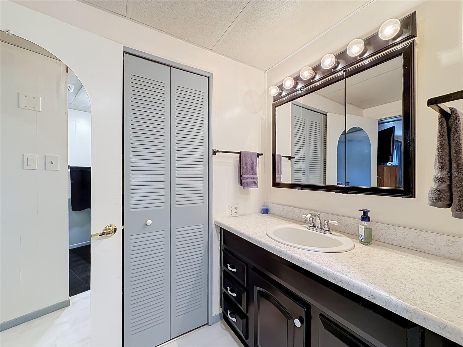 TAVARES LAKE FRANCES ESTATES - Residential