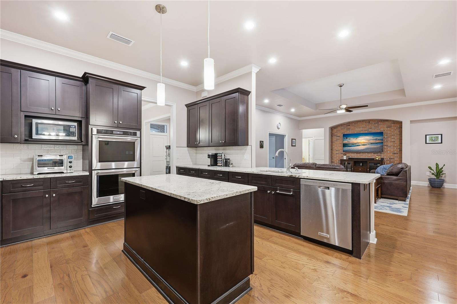 BARRINGTON PARK - Residential