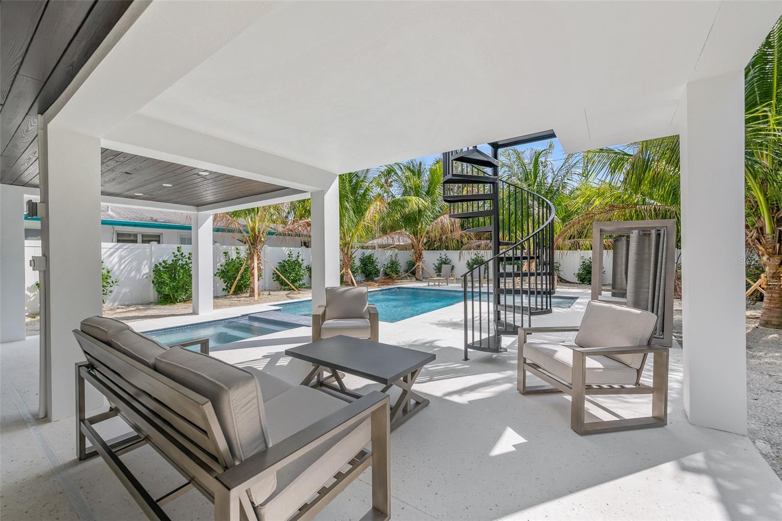 SAINT ARMANDS DIV JOHN RINGLING ESTATES - Residential