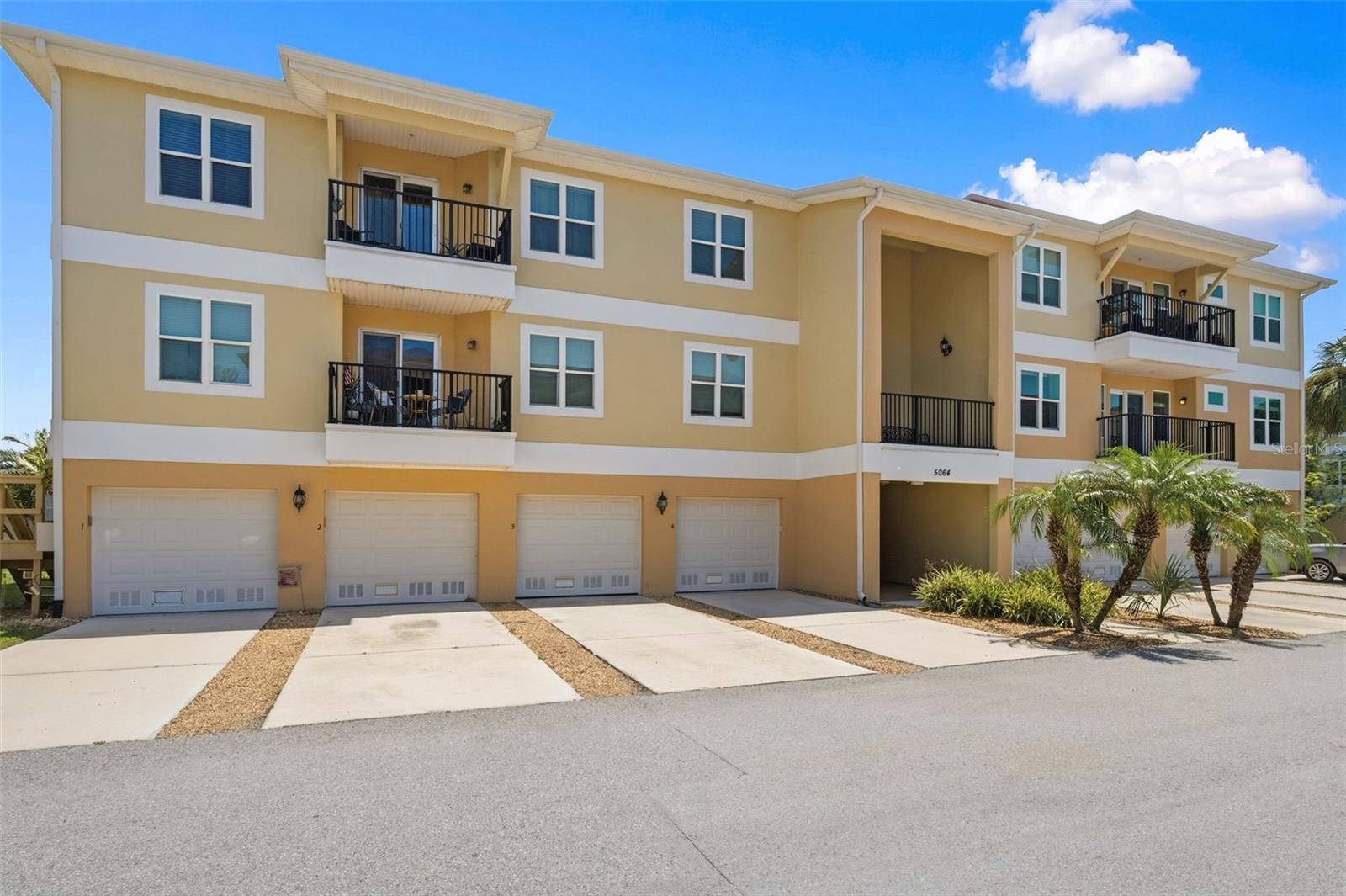 REGENCY PALMS CONDOS - Residential