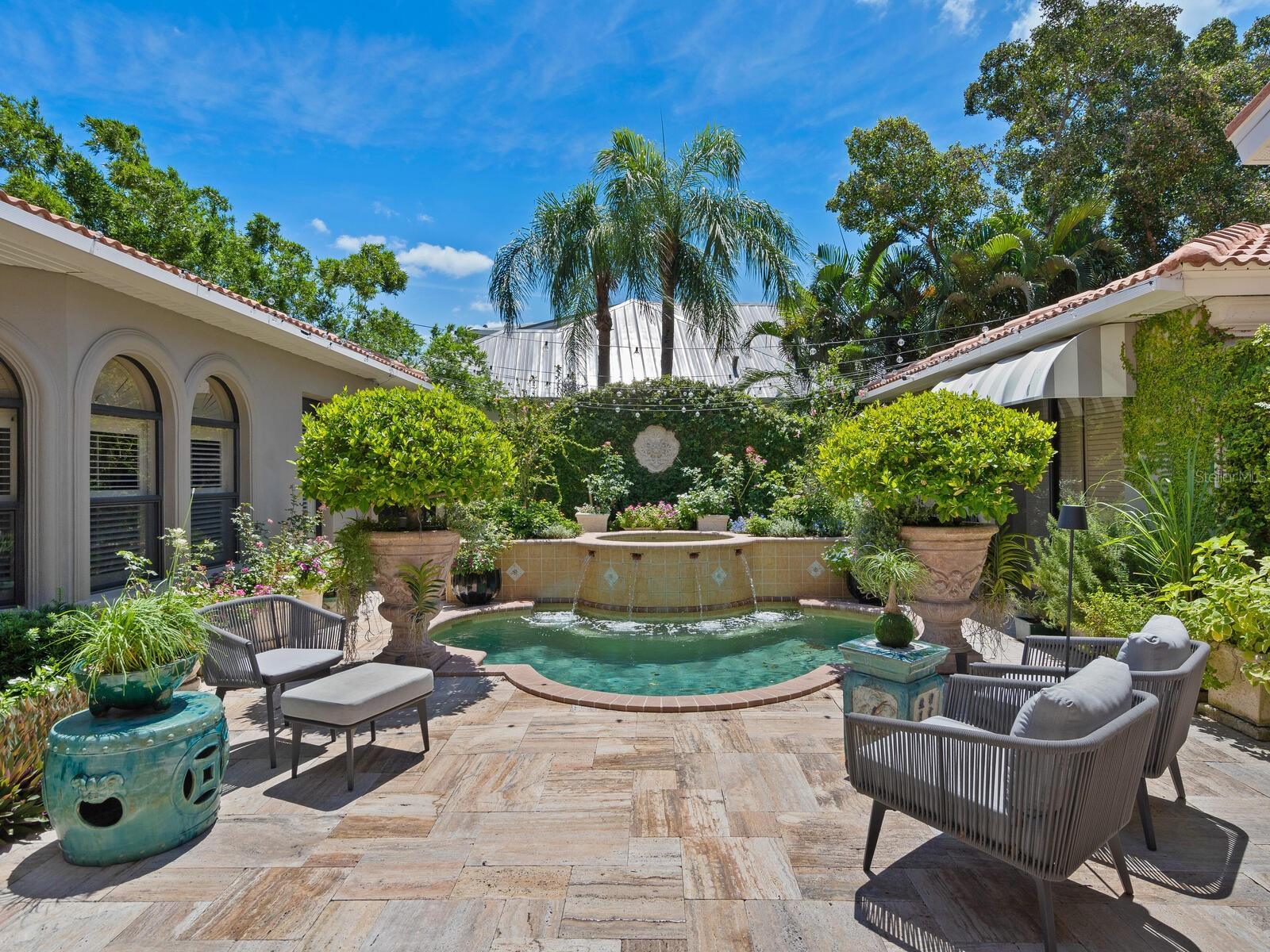 PARADISE SHORES - Residential