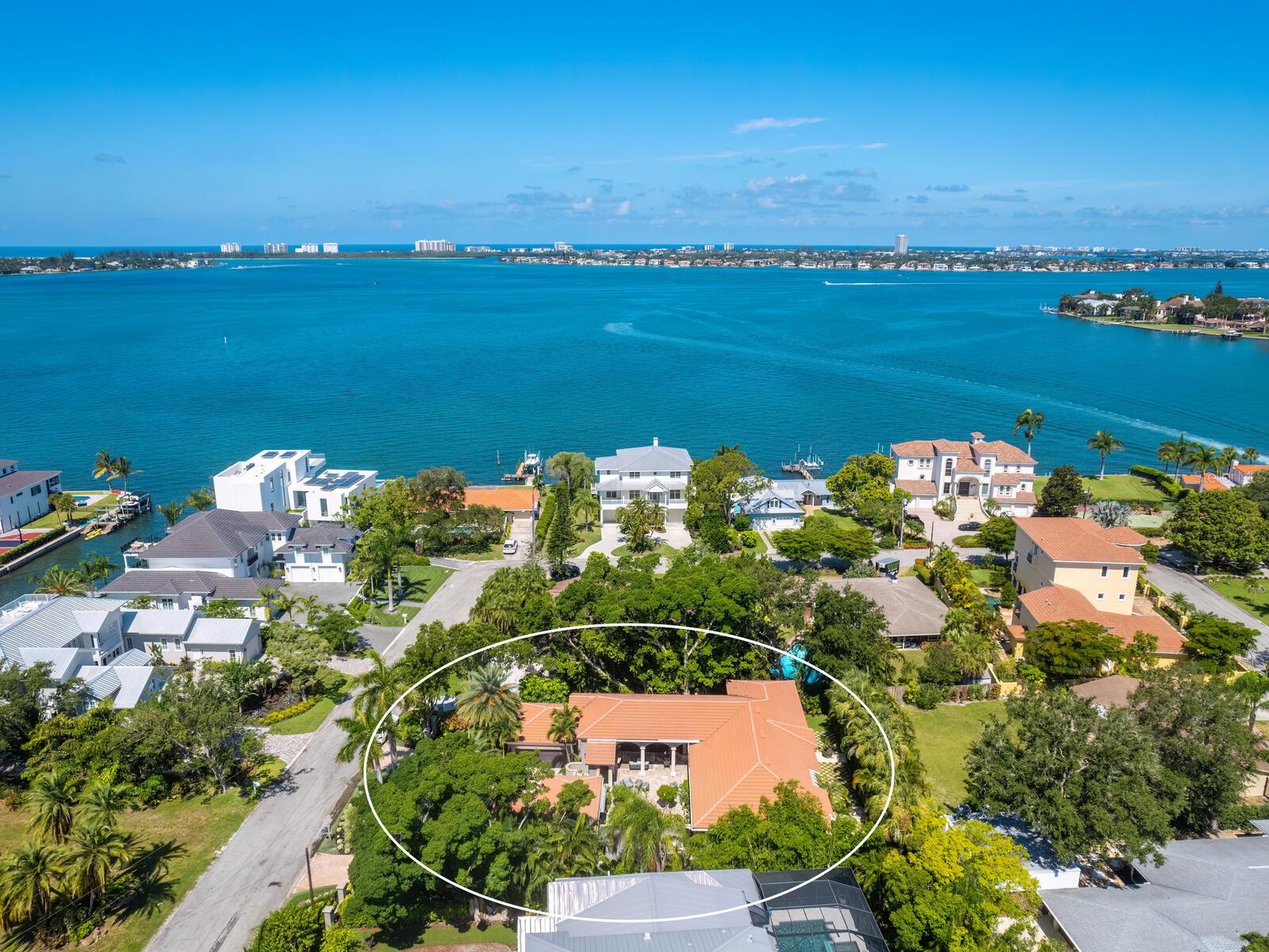PARADISE SHORES - Residential
