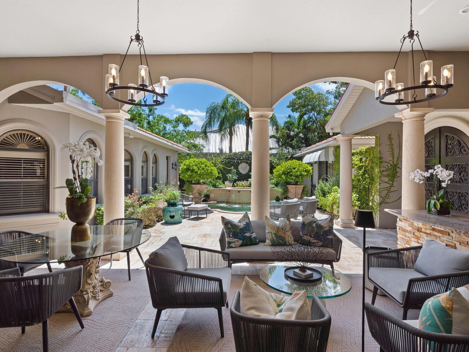 PARADISE SHORES - Residential