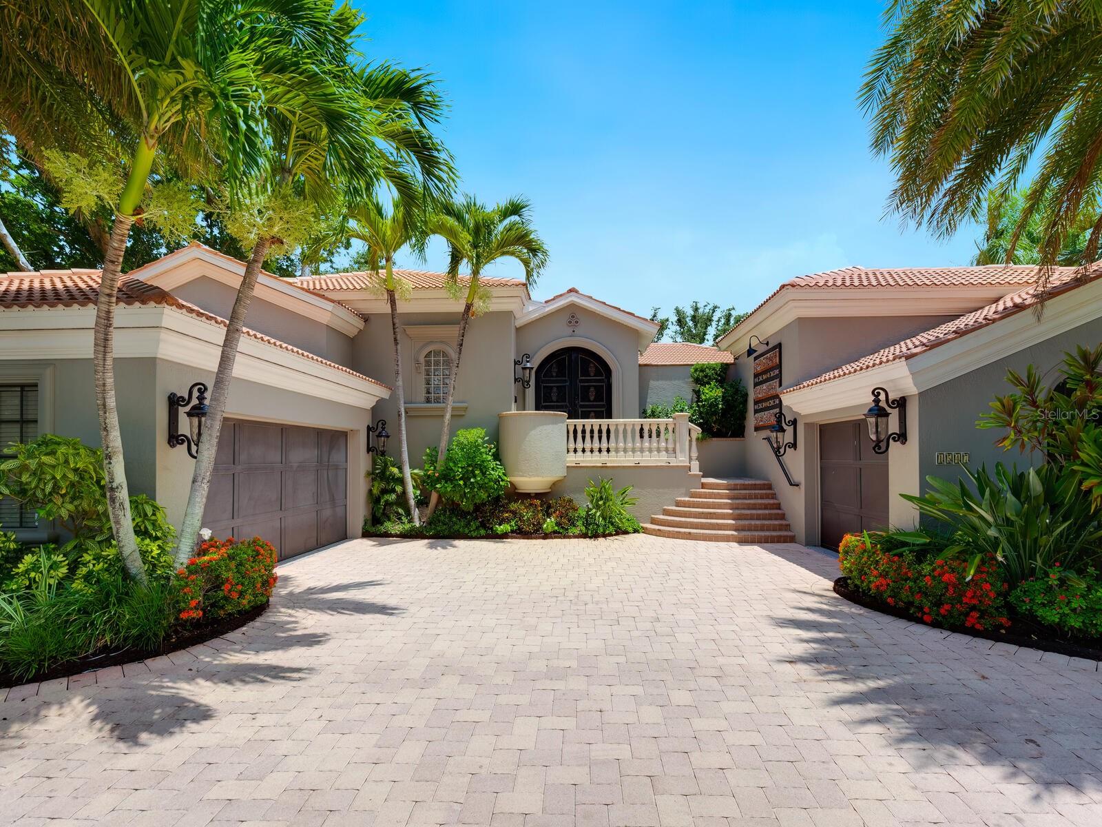 PARADISE SHORES - Residential