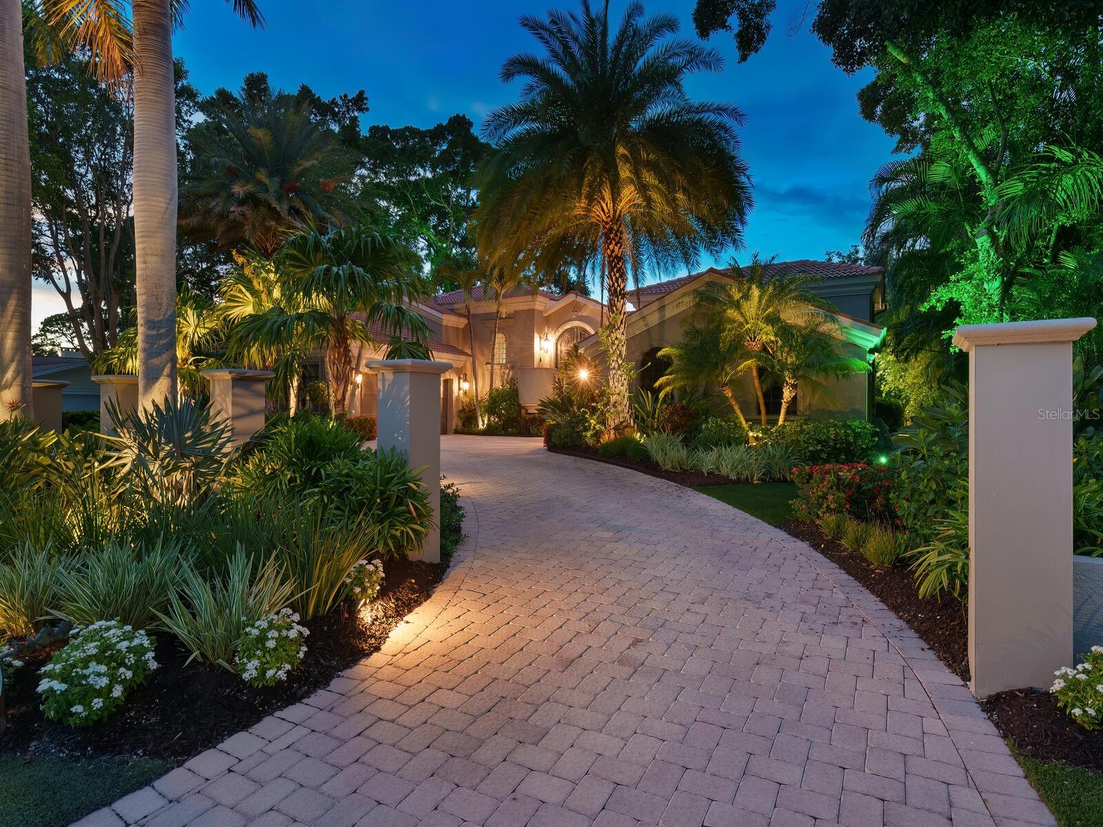 PARADISE SHORES - Residential