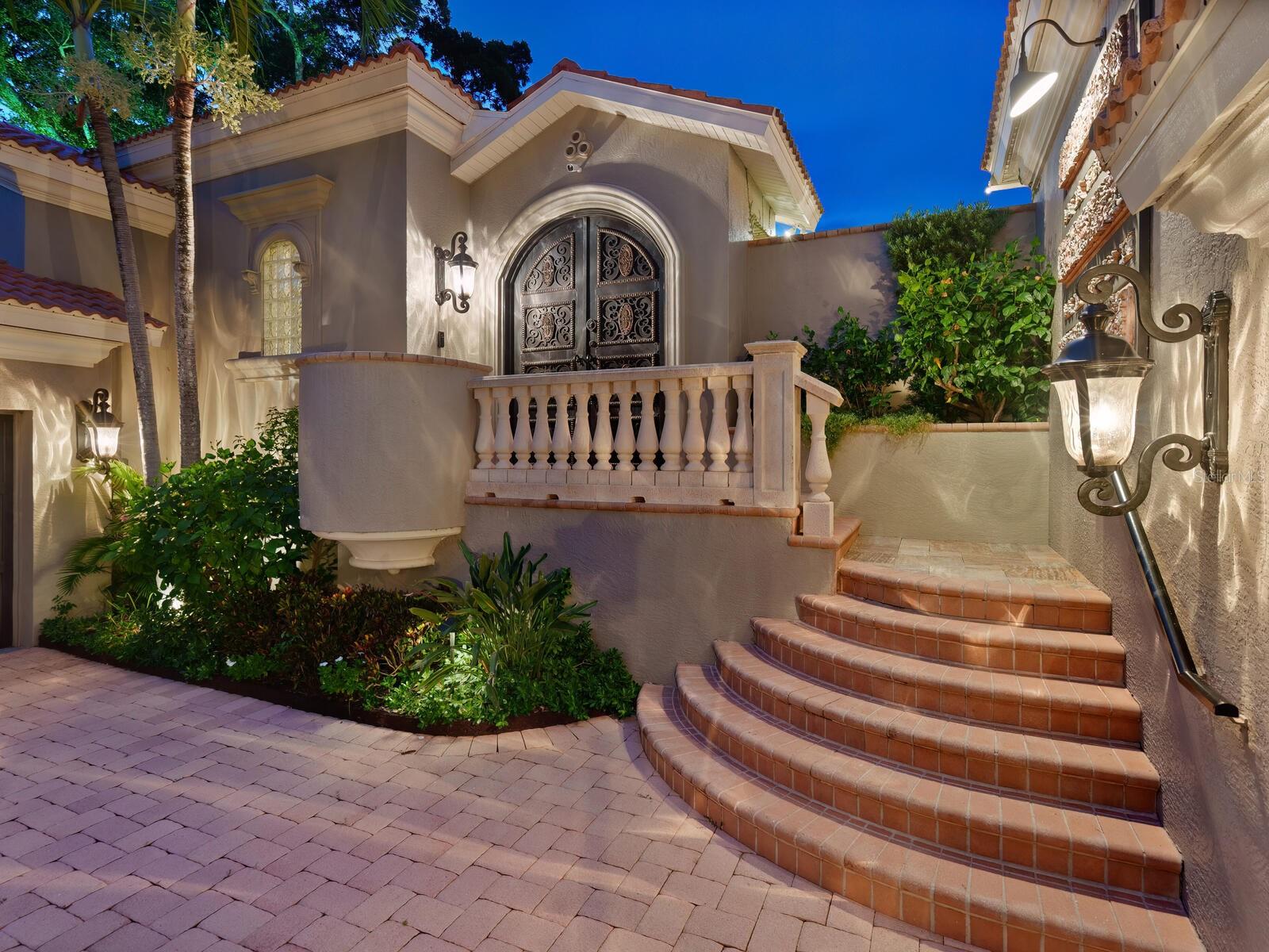 PARADISE SHORES - Residential
