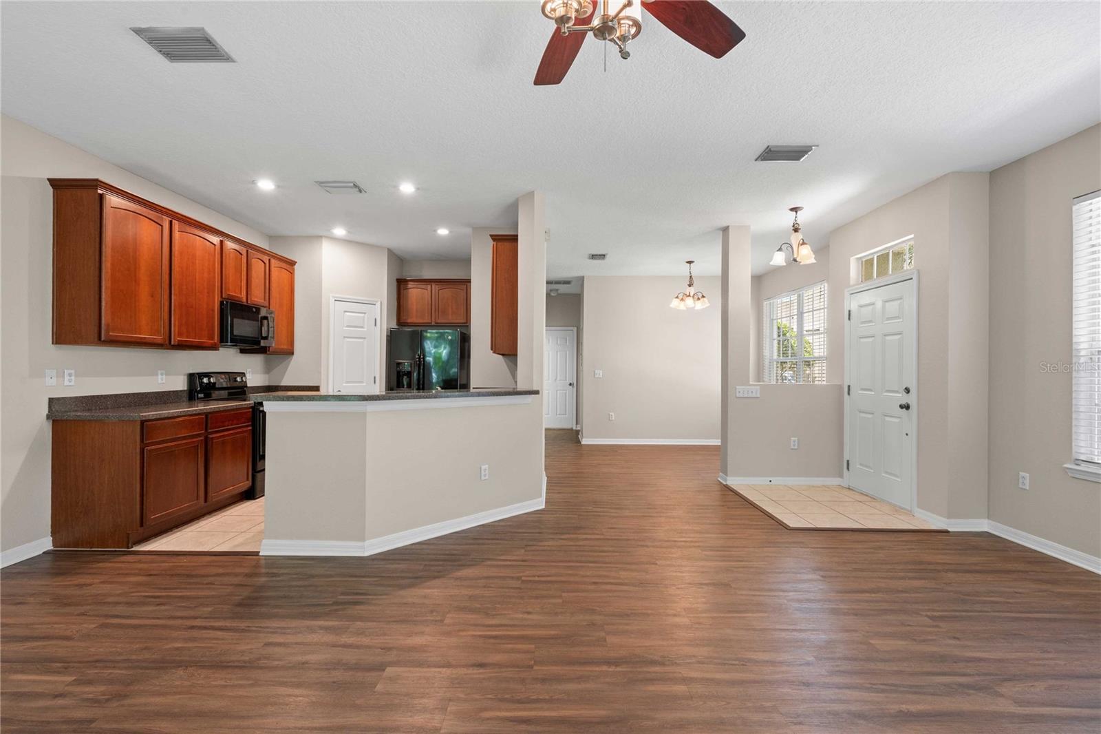 SADDLE CREEK MANOR - Residential