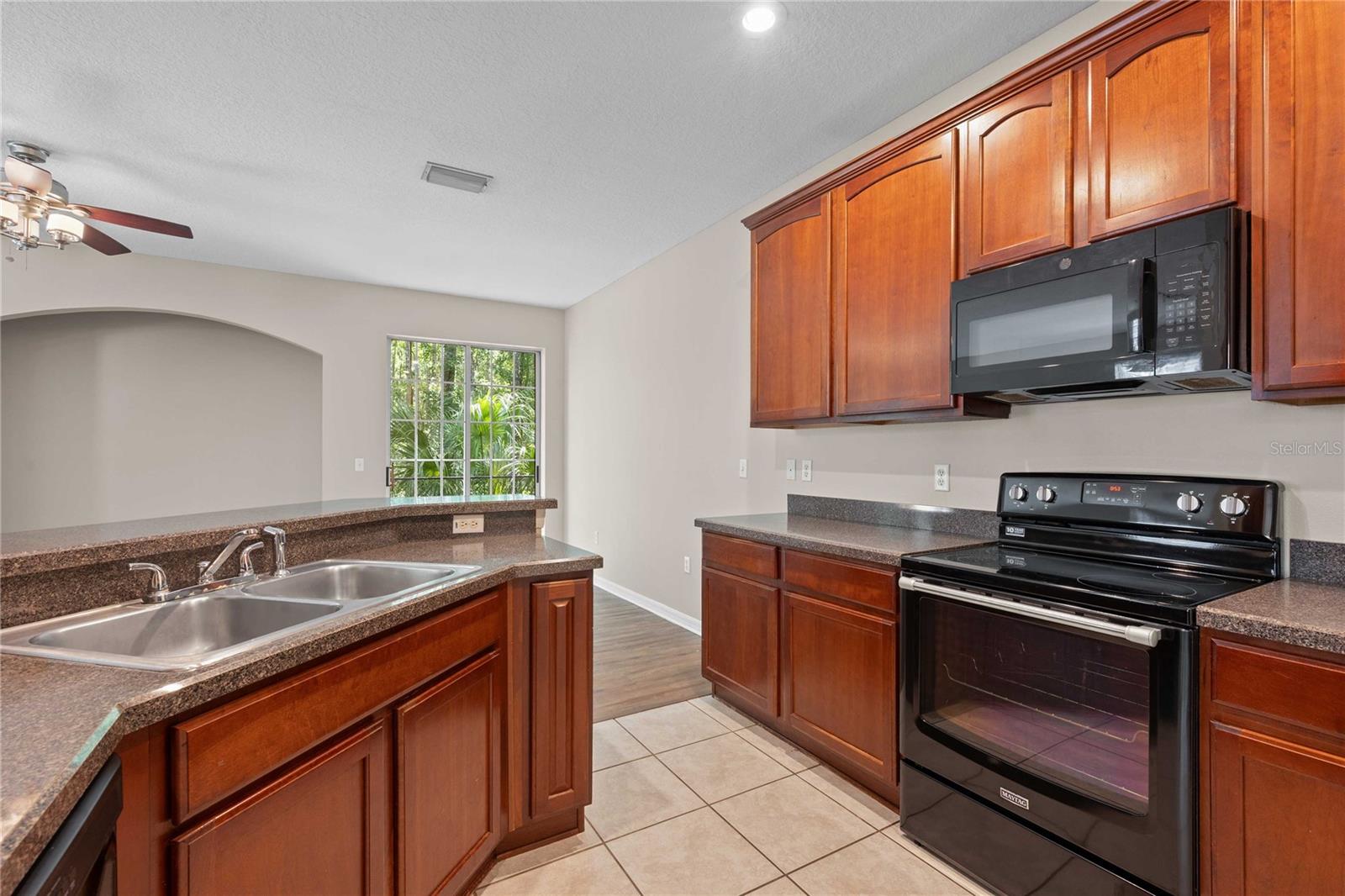 SADDLE CREEK MANOR - Residential