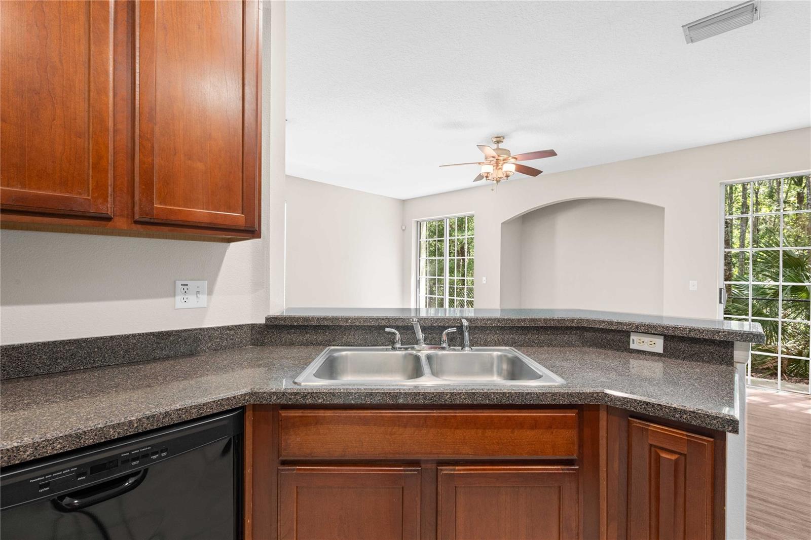 SADDLE CREEK MANOR - Residential