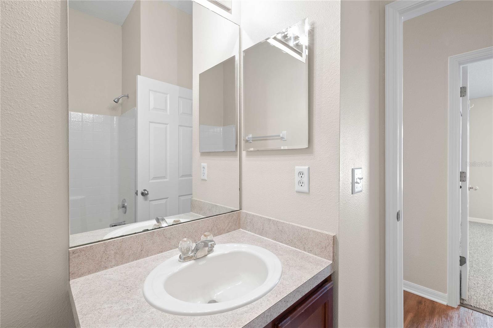 SADDLE CREEK MANOR - Residential