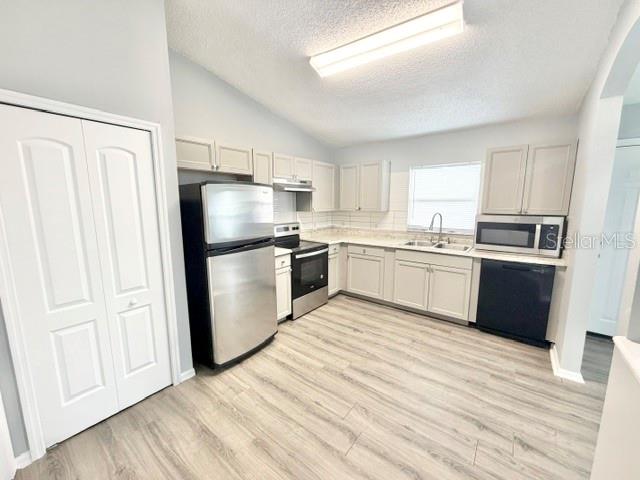 DELTONA LAKES UNIT 17 - Residential Lease
