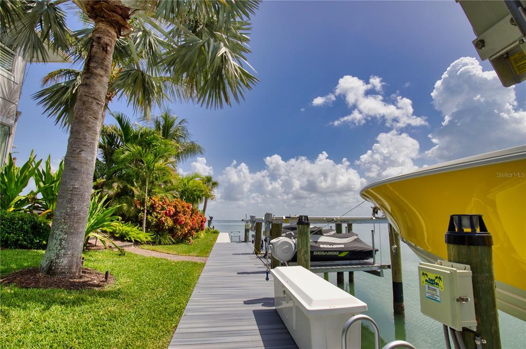 COUNTRY CLUB SHORES SEC 01 - Residential