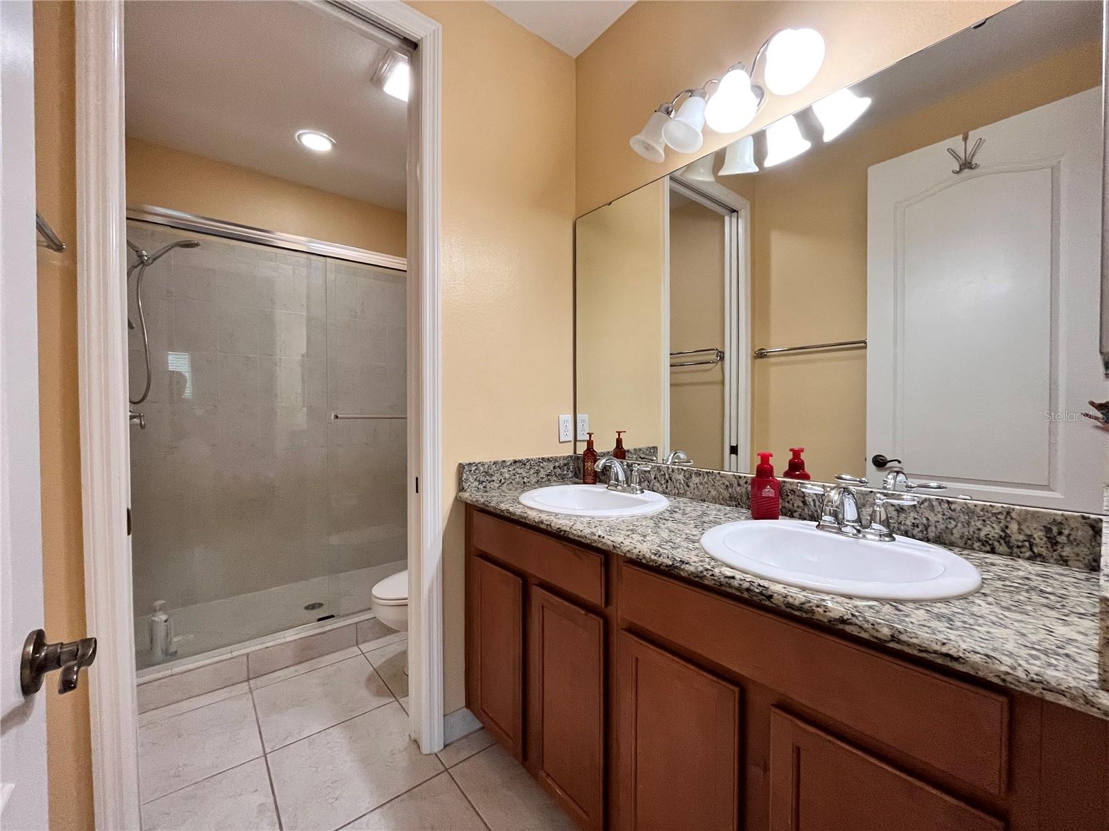 ISLES OF OVIEDO - Residential Lease