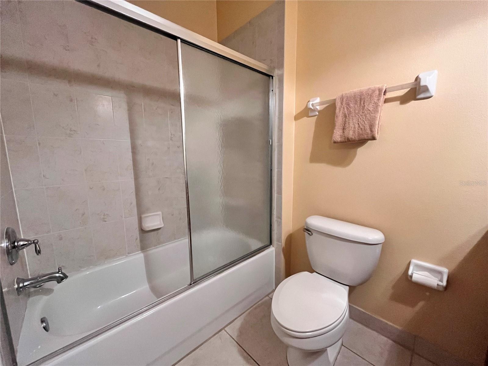 ISLES OF OVIEDO - Residential Lease