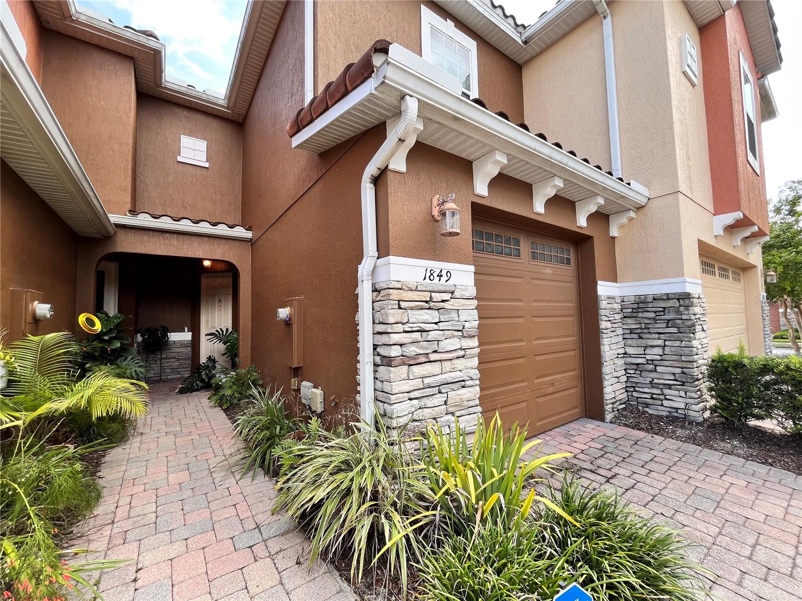 ISLES OF OVIEDO - Residential Lease