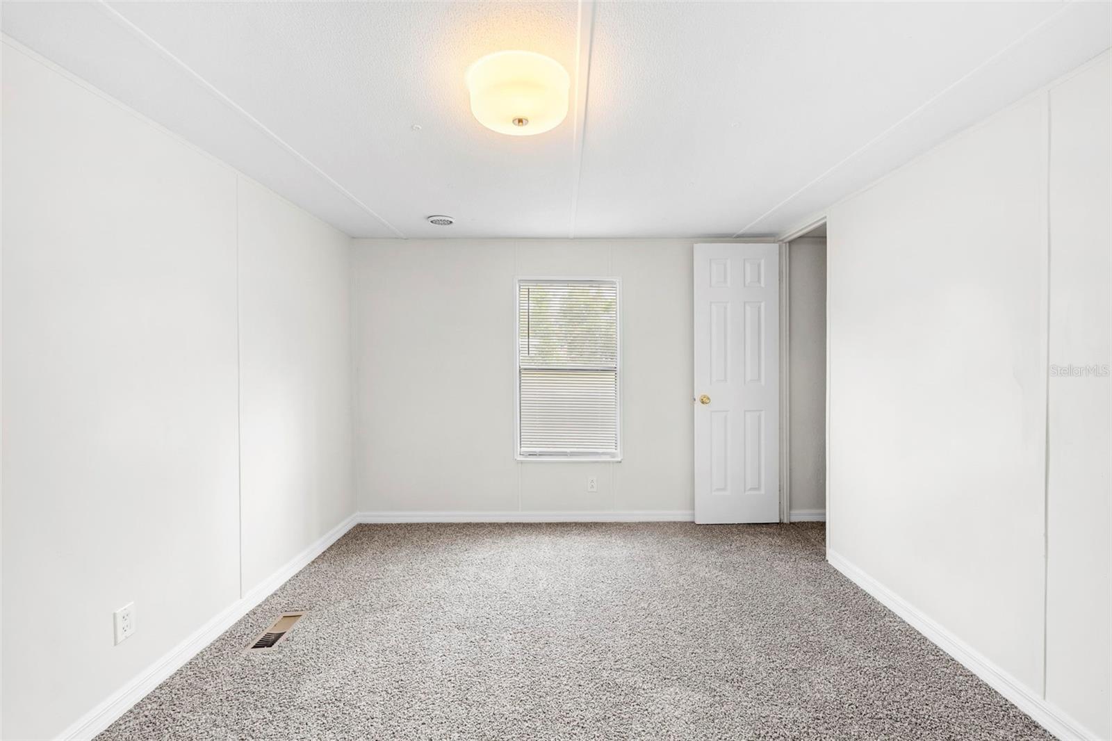 HOLIDAY ACRES UNIT 01 - Residential