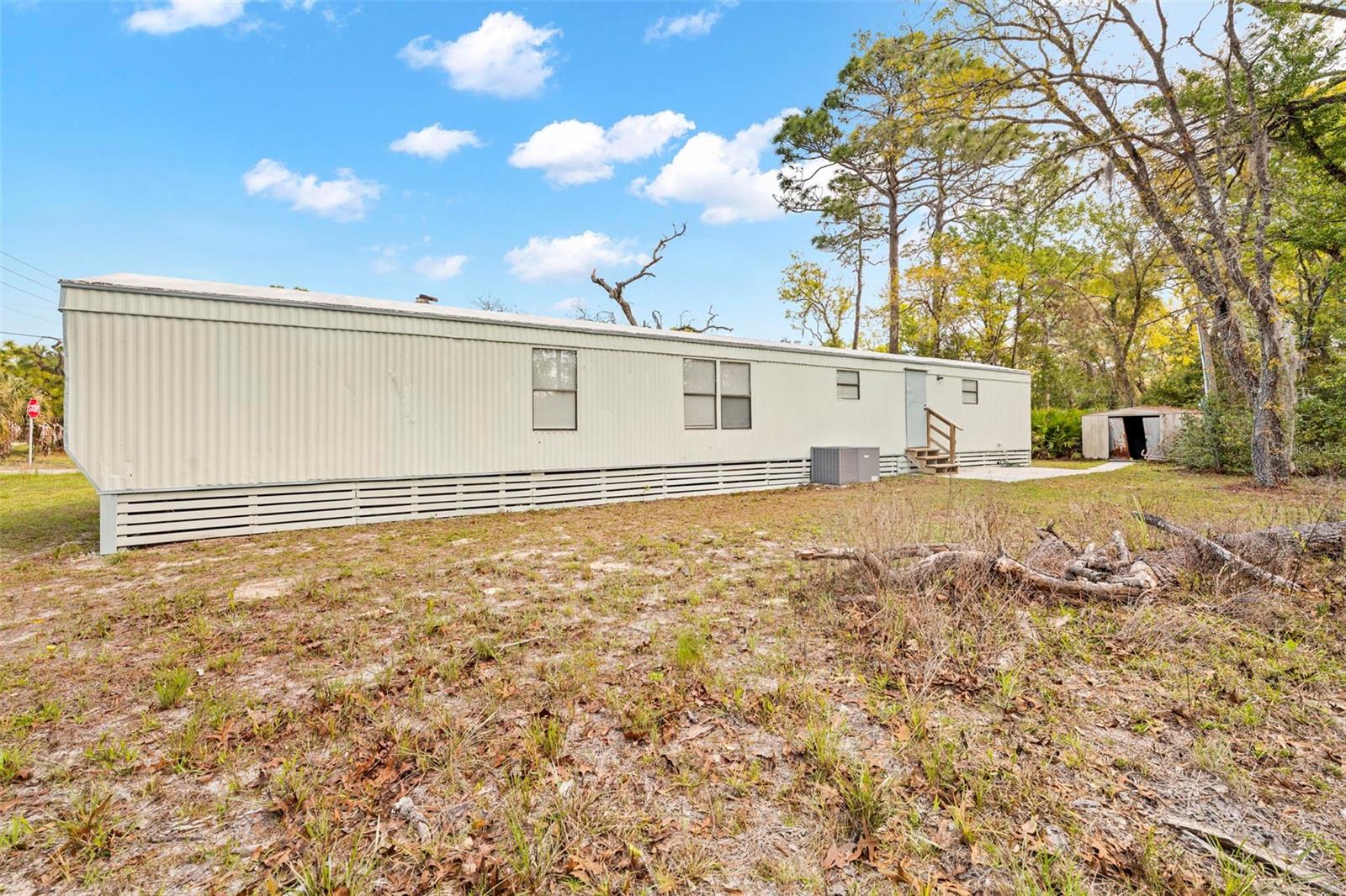 HOLIDAY ACRES UNIT 01 - Residential