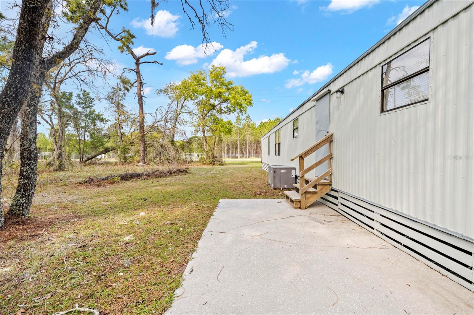 HOLIDAY ACRES UNIT 01 - Residential