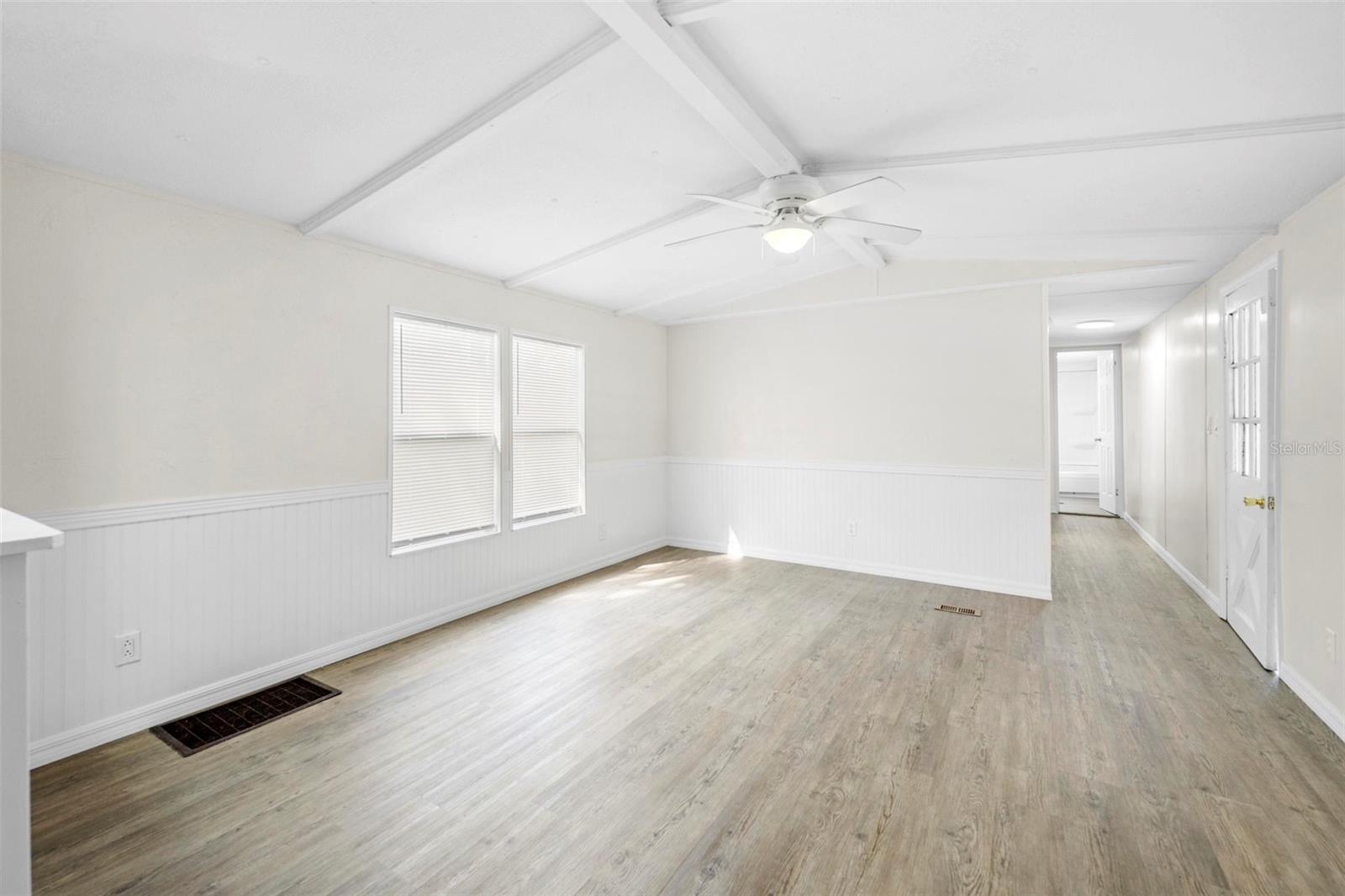 HOLIDAY ACRES UNIT 01 - Residential