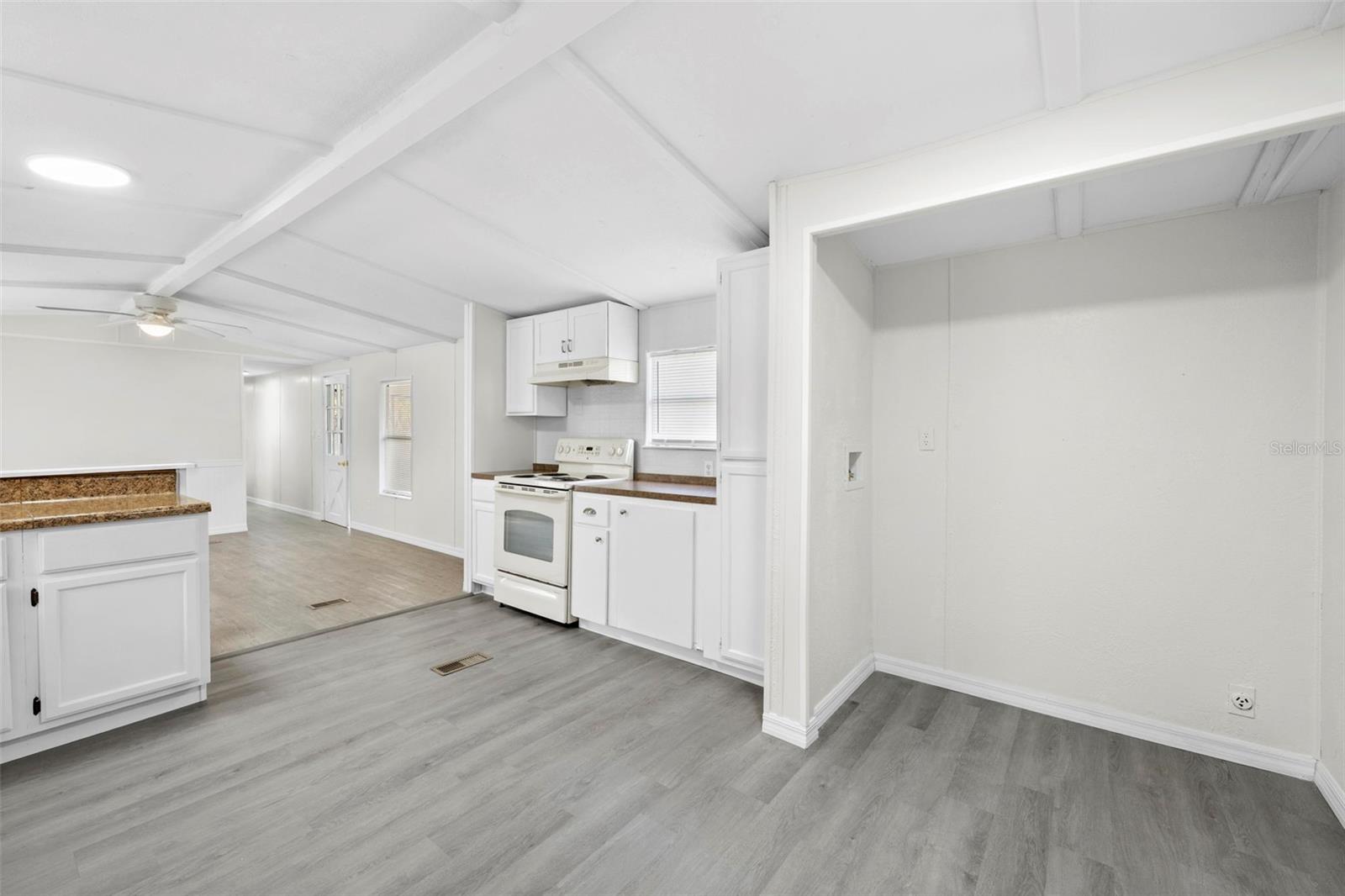HOLIDAY ACRES UNIT 01 - Residential