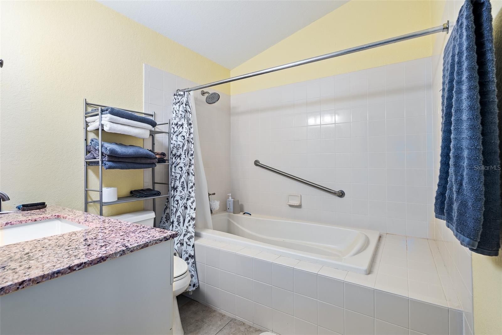 WILLOW RUN UNIT NO 2 - Residential