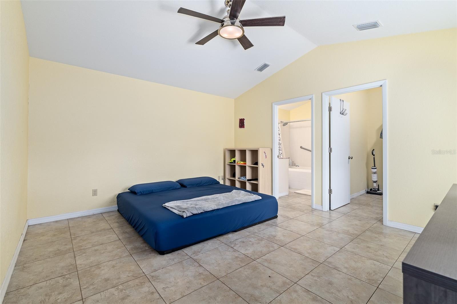 WILLOW RUN UNIT NO 2 - Residential