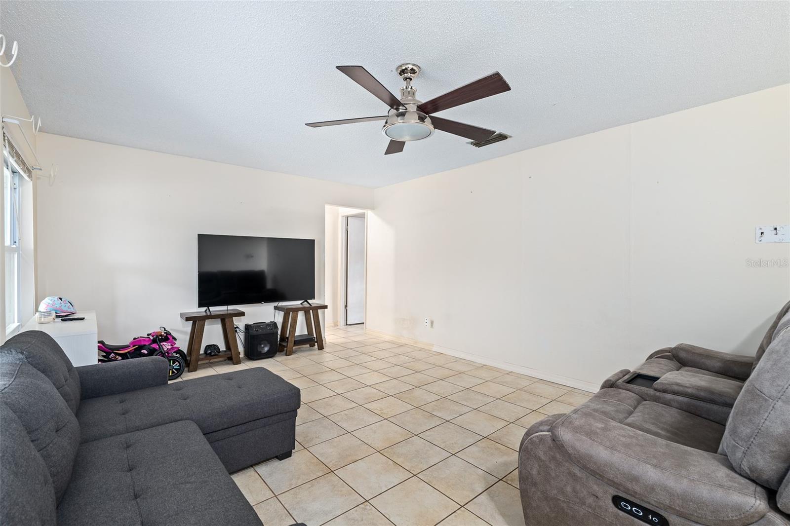 WILLOW RUN UNIT NO 2 - Residential