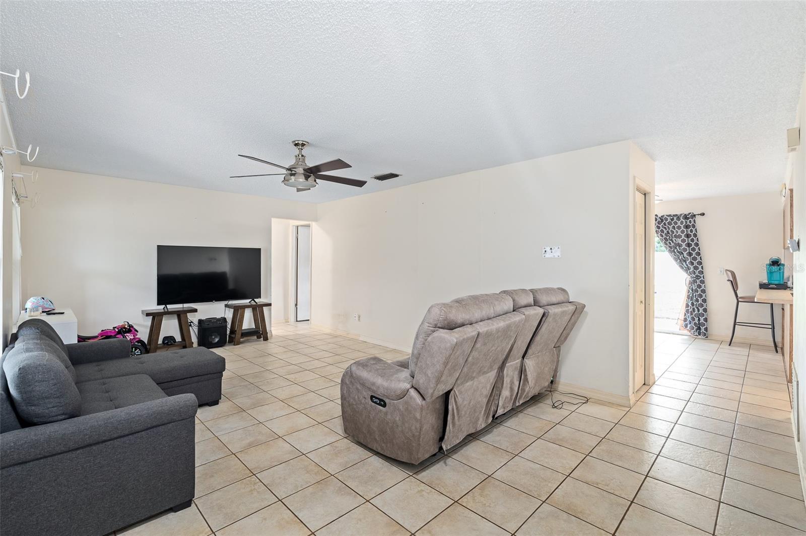 WILLOW RUN UNIT NO 2 - Residential