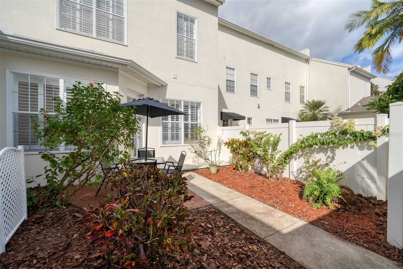 SPRING PARK TOWNHOMES OF SOUTH VILLAGE - Residential