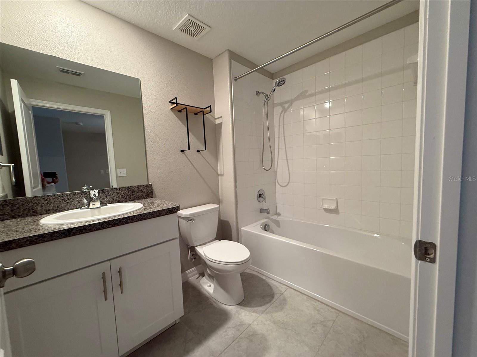 VENTANA TWNHMS AT WATERS EDGE - Residential Lease