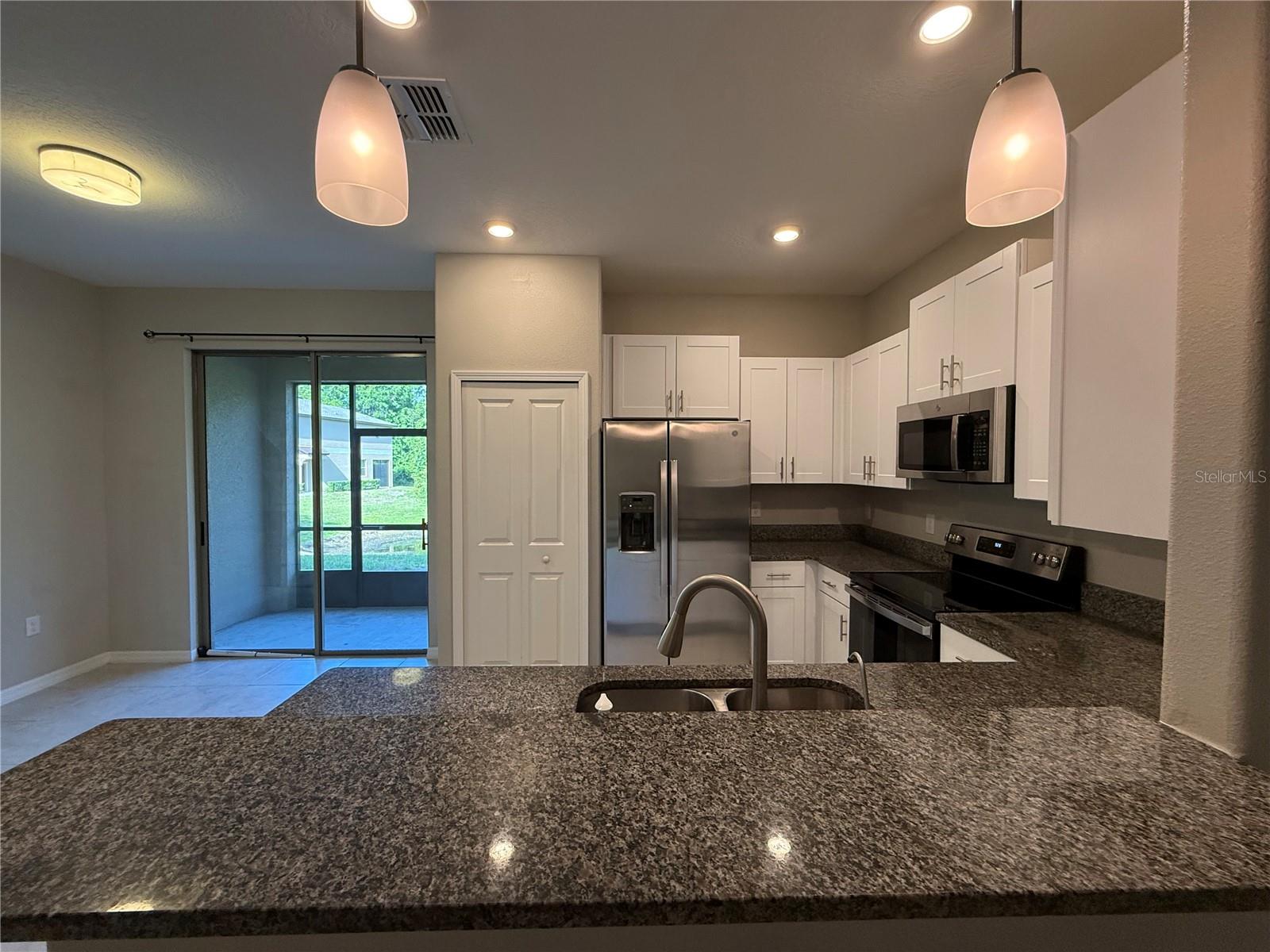 VENTANA TWNHMS AT WATERS EDGE - Residential Lease