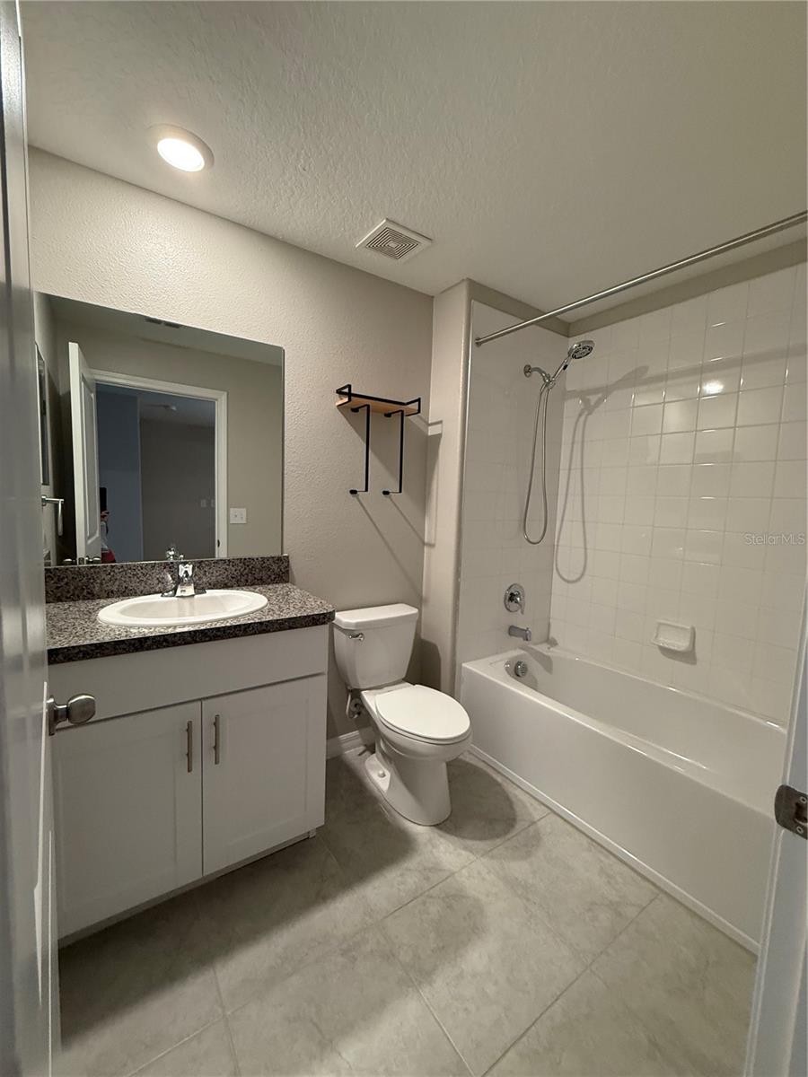 VENTANA TWNHMS AT WATERS EDGE - Residential Lease