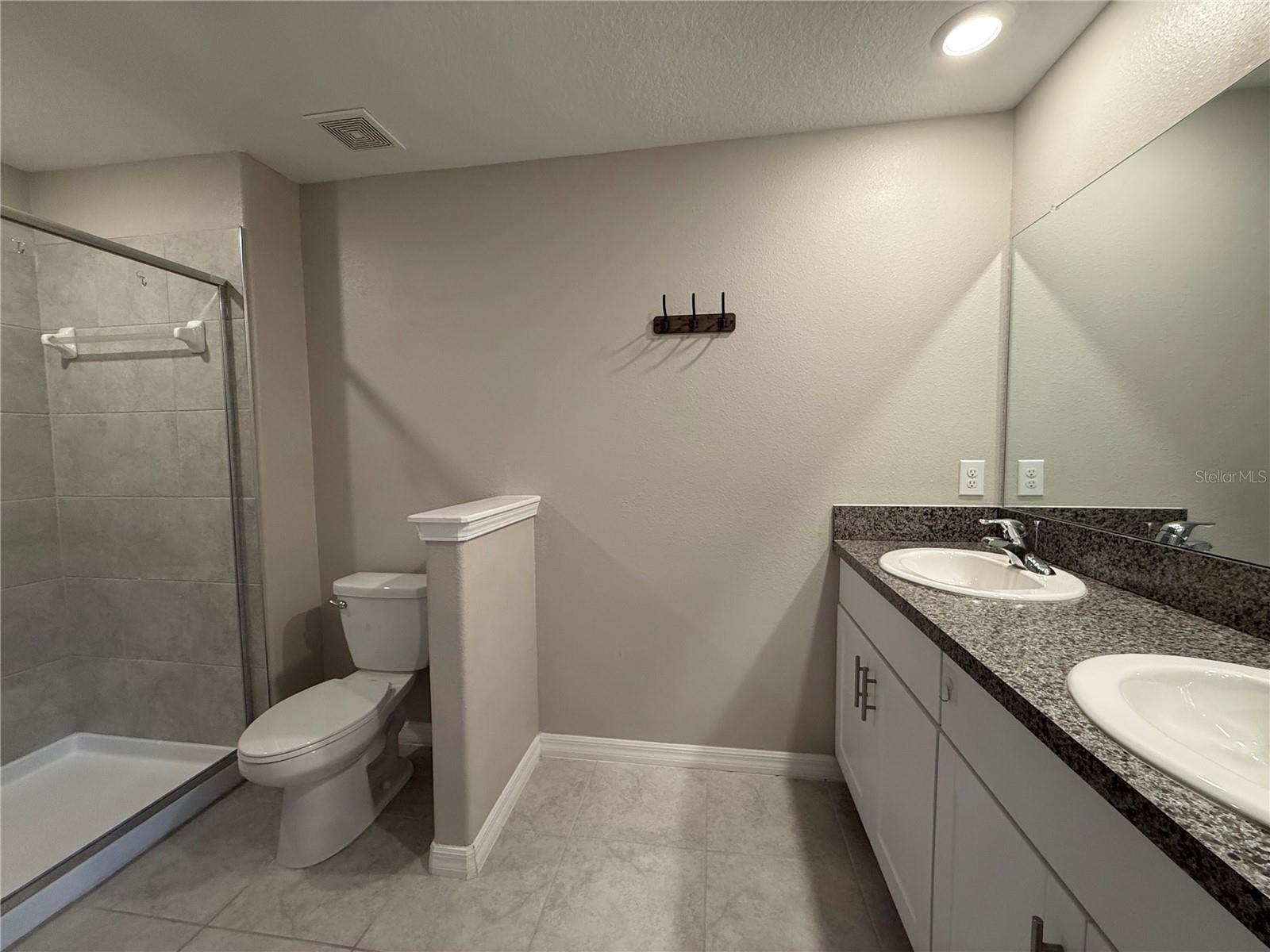 VENTANA TWNHMS AT WATERS EDGE - Residential Lease