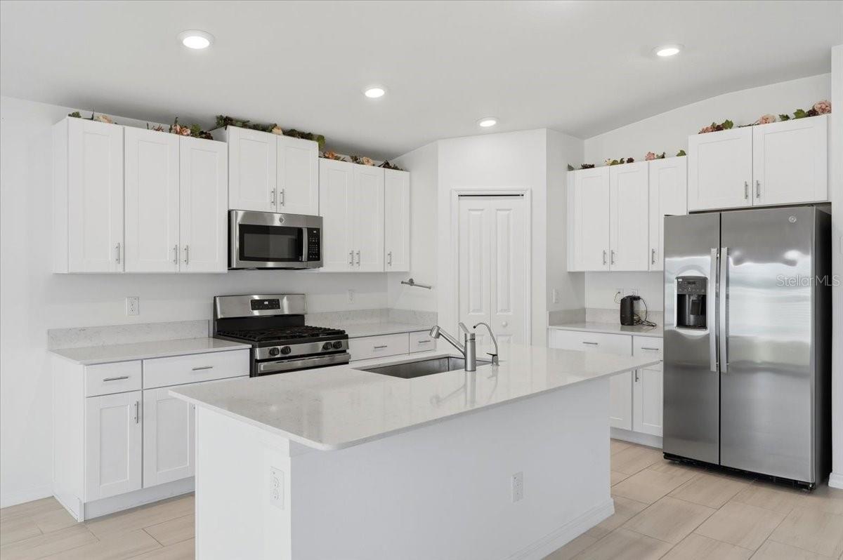 TWO RIVERS PH A PRCL AL - Residential Lease