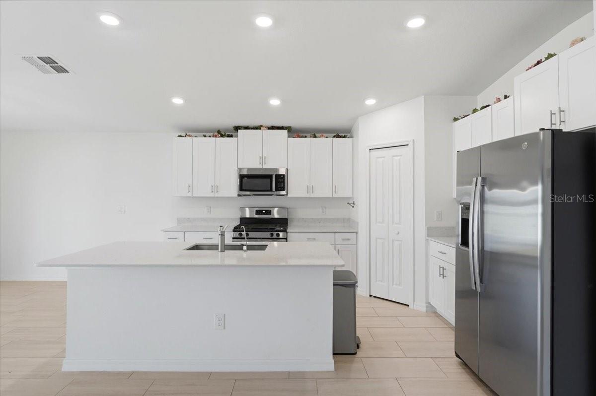 TWO RIVERS PH A PRCL AL - Residential Lease