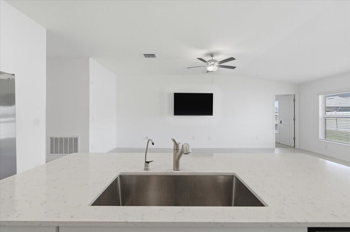 TWO RIVERS PH A PRCL AL - Residential Lease