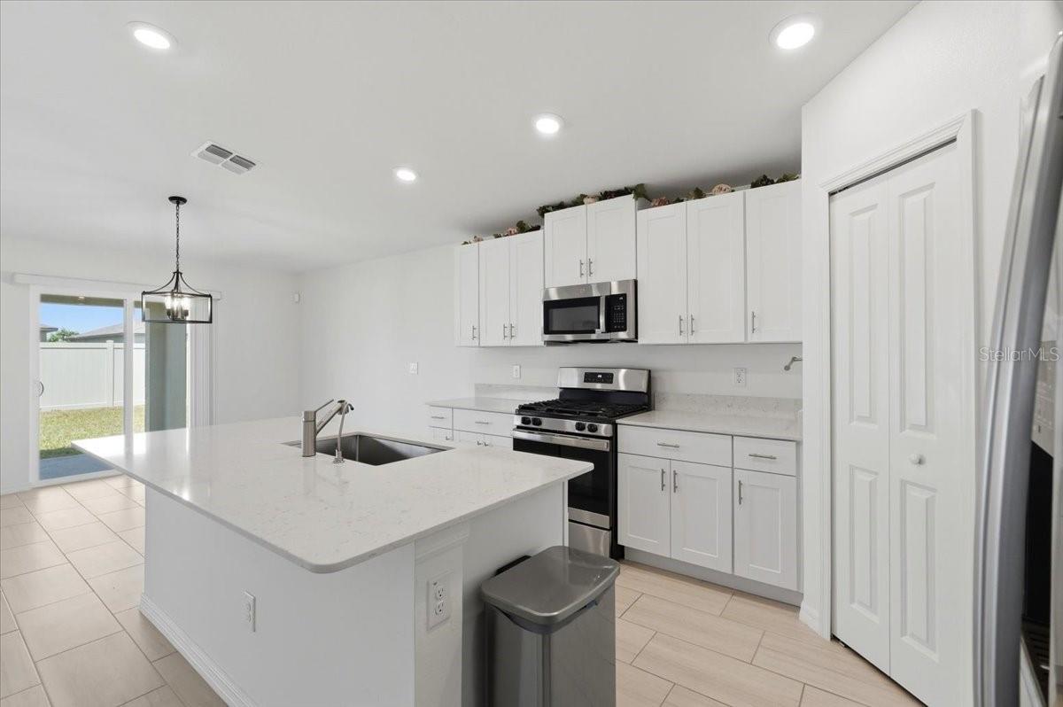 TWO RIVERS PH A PRCL AL - Residential Lease