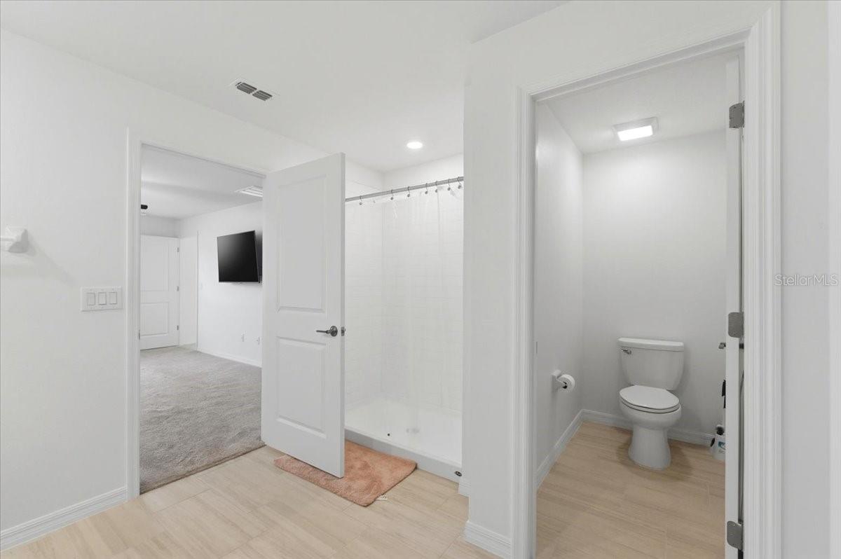 TWO RIVERS PH A PRCL AL - Residential Lease