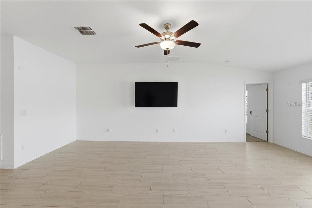 TWO RIVERS PH A PRCL AL - Residential Lease