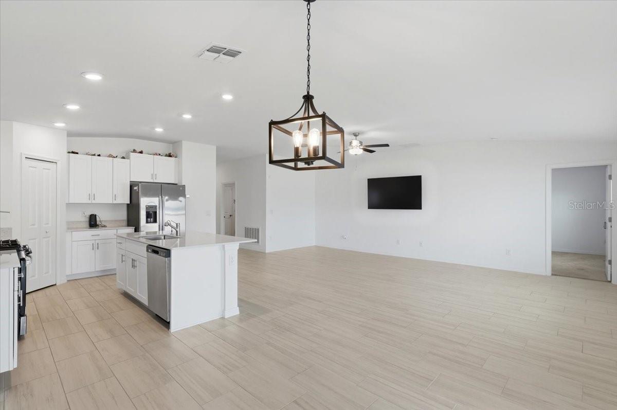 TWO RIVERS PH A PRCL AL - Residential Lease