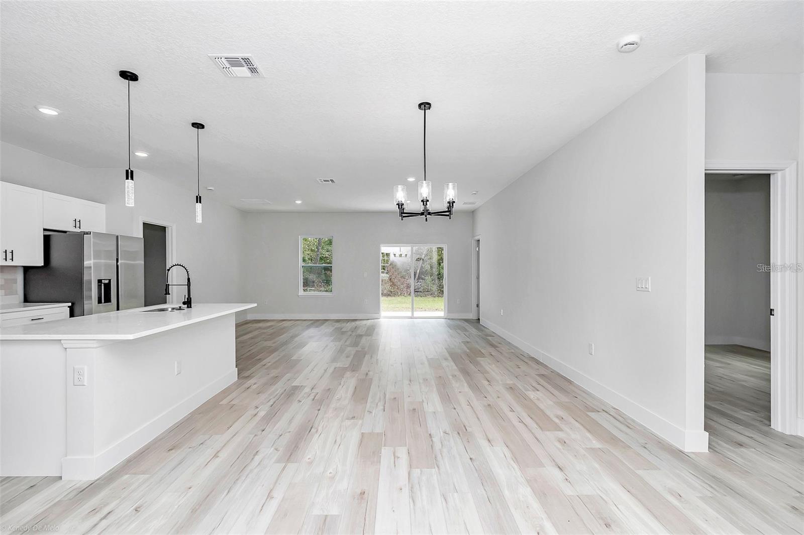 MARION OAKS UN 04 - Residential Lease