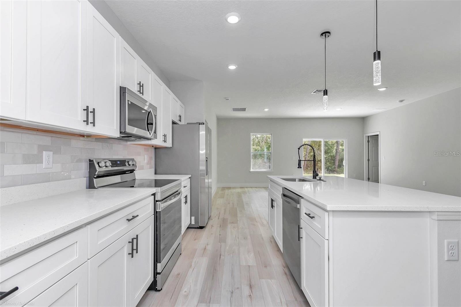 MARION OAKS UN 04 - Residential Lease
