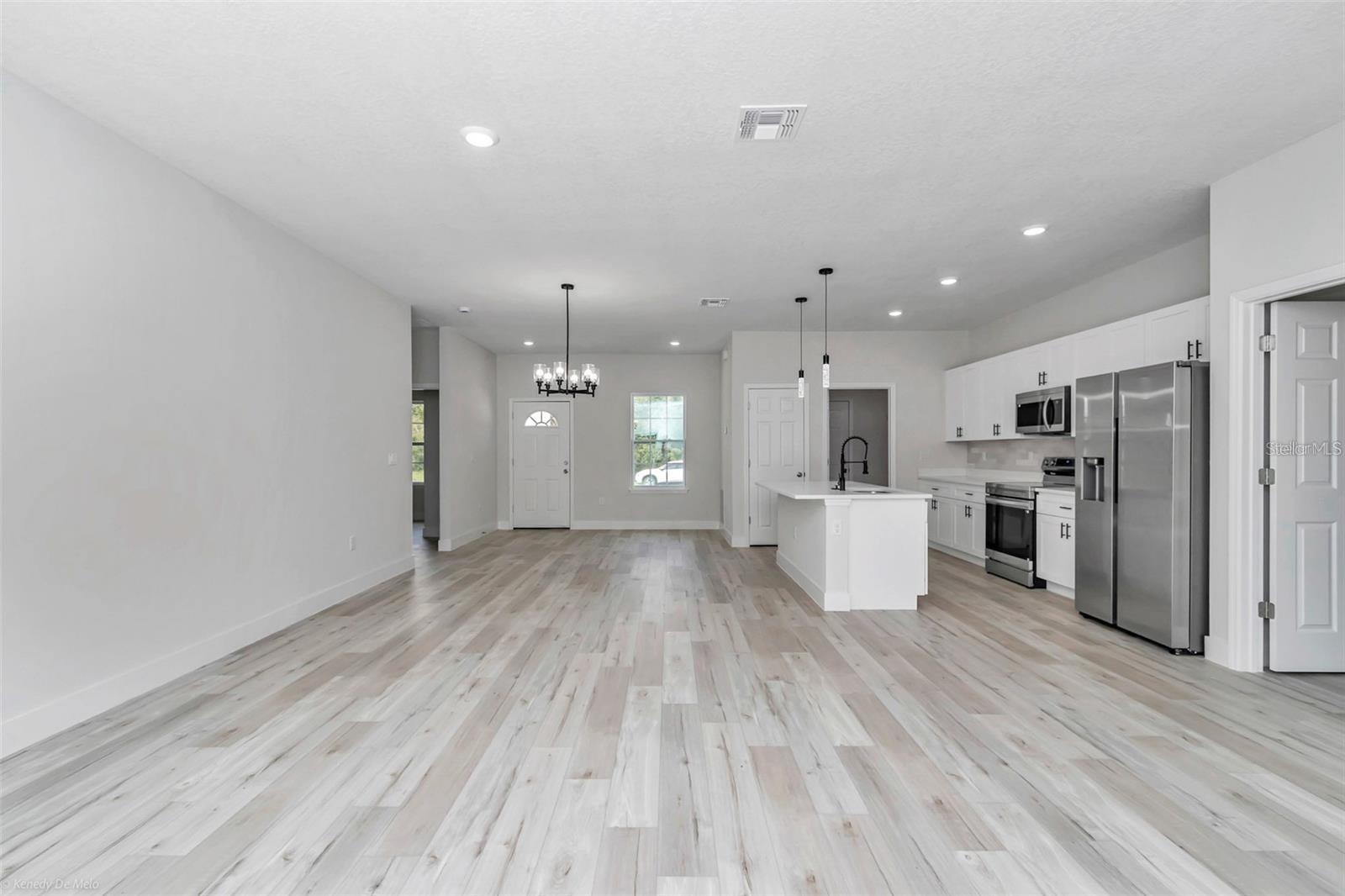 MARION OAKS UN 04 - Residential Lease