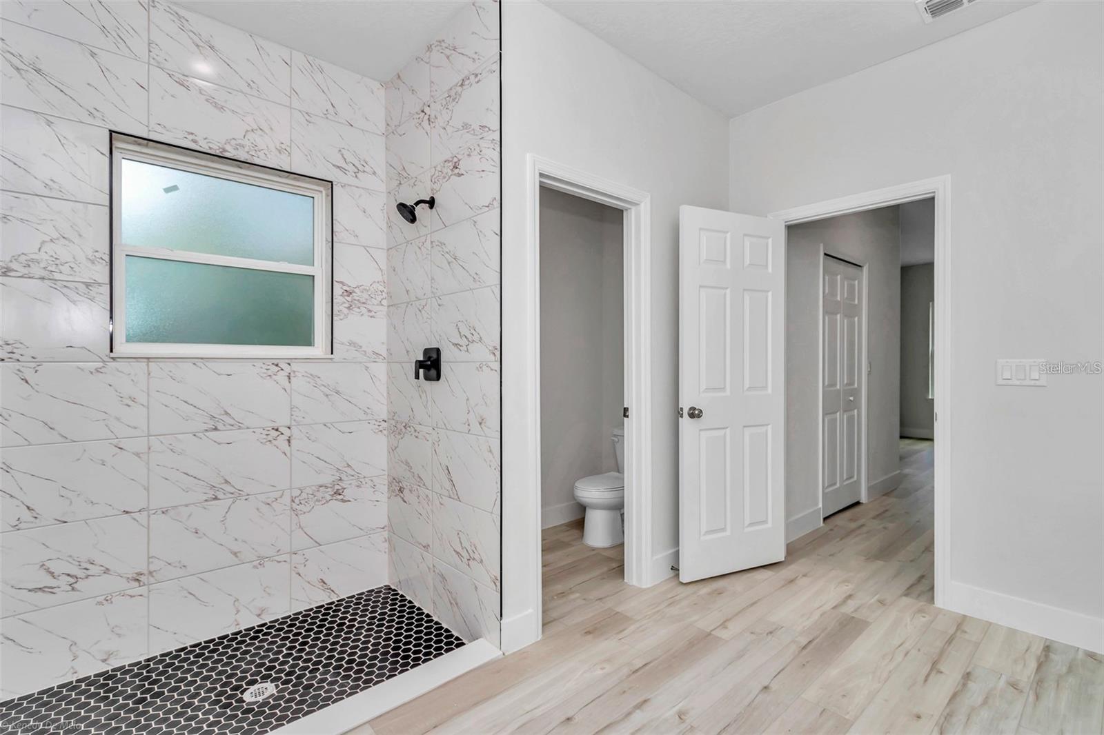 MARION OAKS UN 04 - Residential Lease